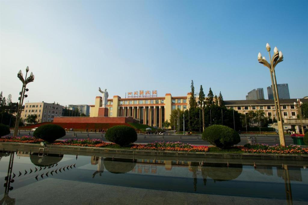 Hotel Wanda Reign Chengdú Exterior foto